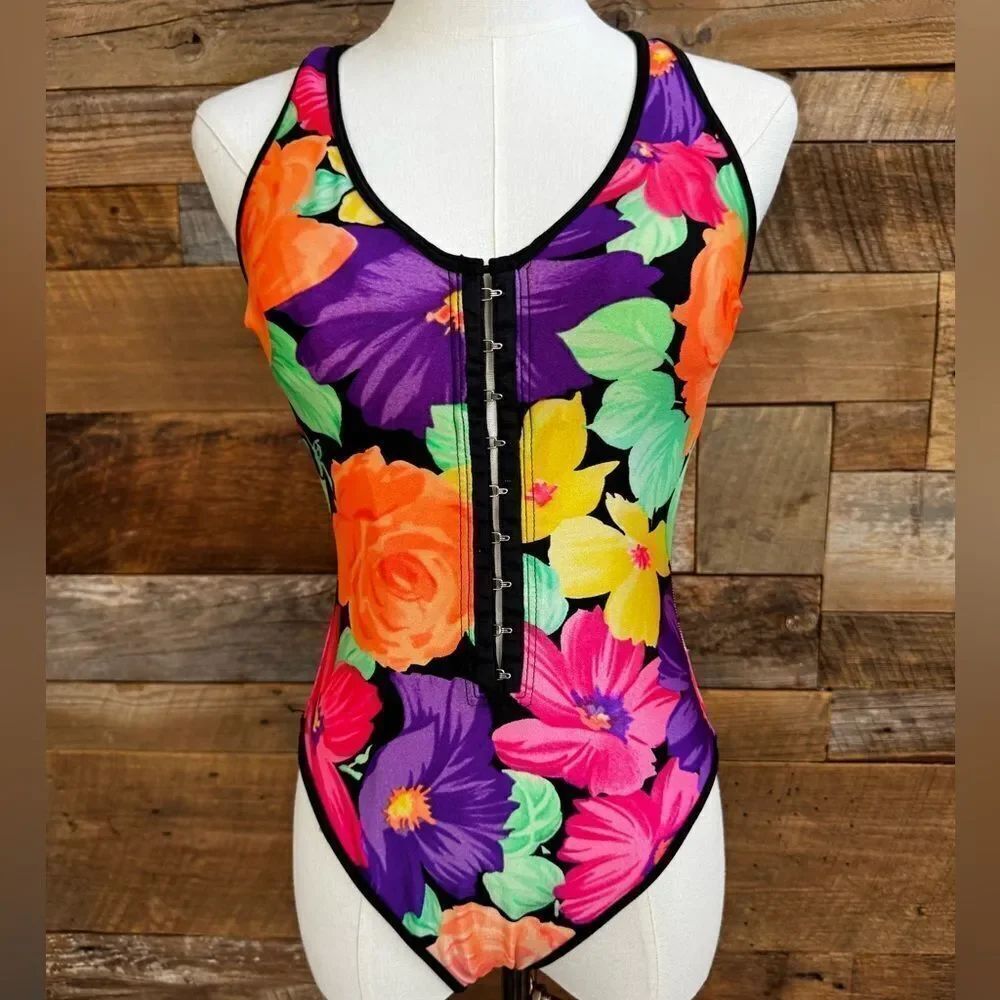 Vtg 90s LaBlanca floral 1 pc high leg deep plunge back/front hook n eye closure